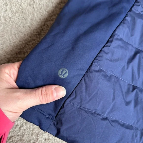 Lululemon Down for It All Vest Shine Night Sea size 12 - Picture 11 of 12